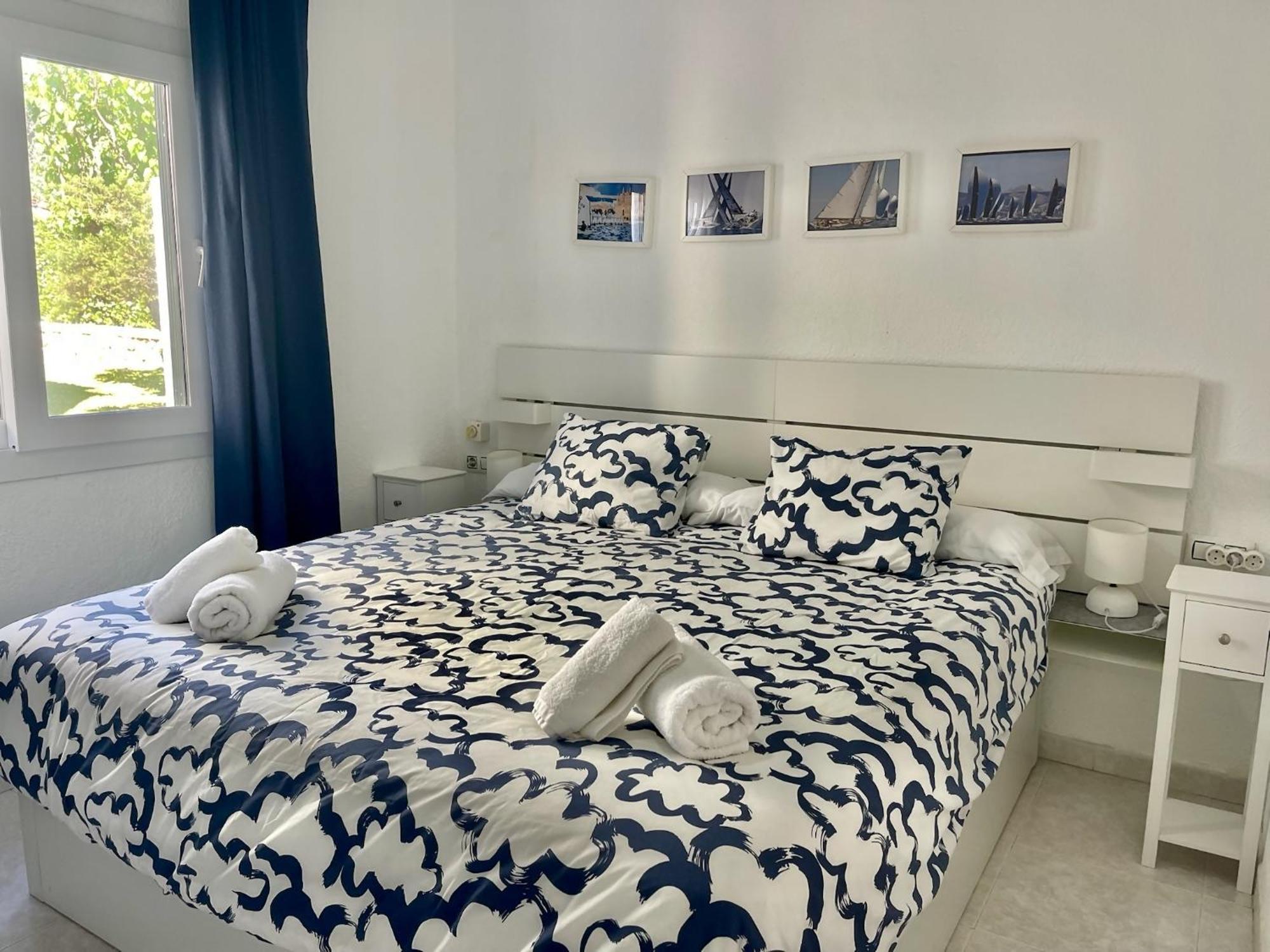 Bajo Con Jardín Y Piscina - Forcat. Apartamento