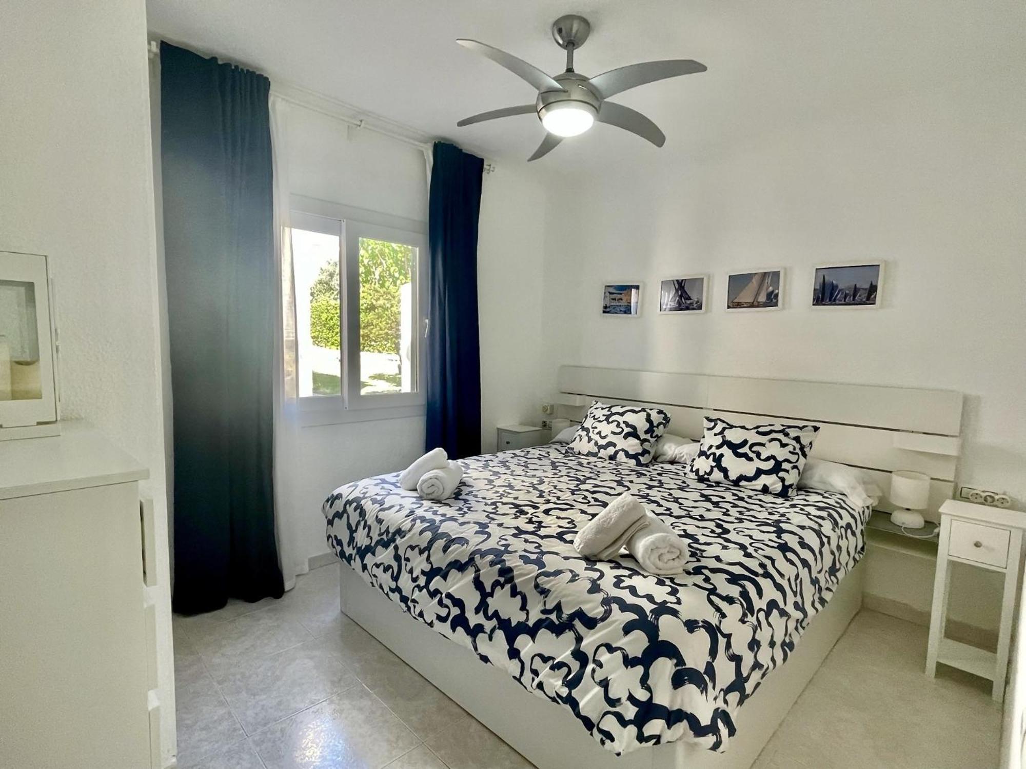 Apartamento Bajo Con Jardín Y Piscina - Forcat. *