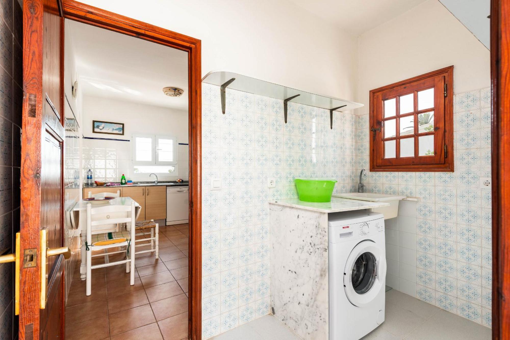 Nineta Villa *