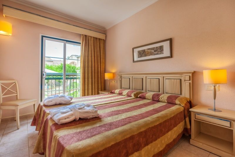 Apartahotel Zafiro Menorca Cala'N Bosch (Menorca)