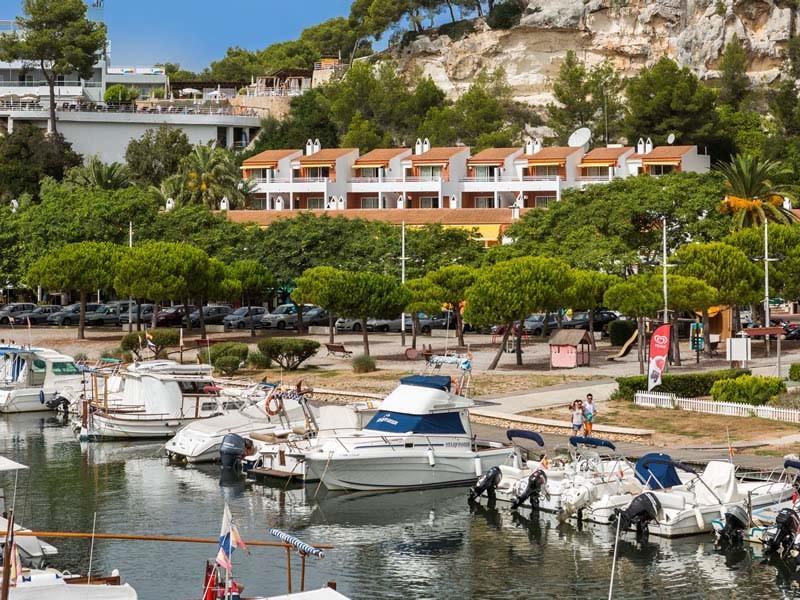 Galdana Gardens * Cala Galdana (Menorca)