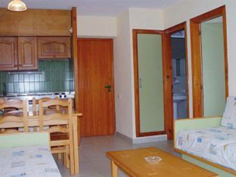 Aparthotel Fergus Style Carema Cala'N Bosch (Menorca)