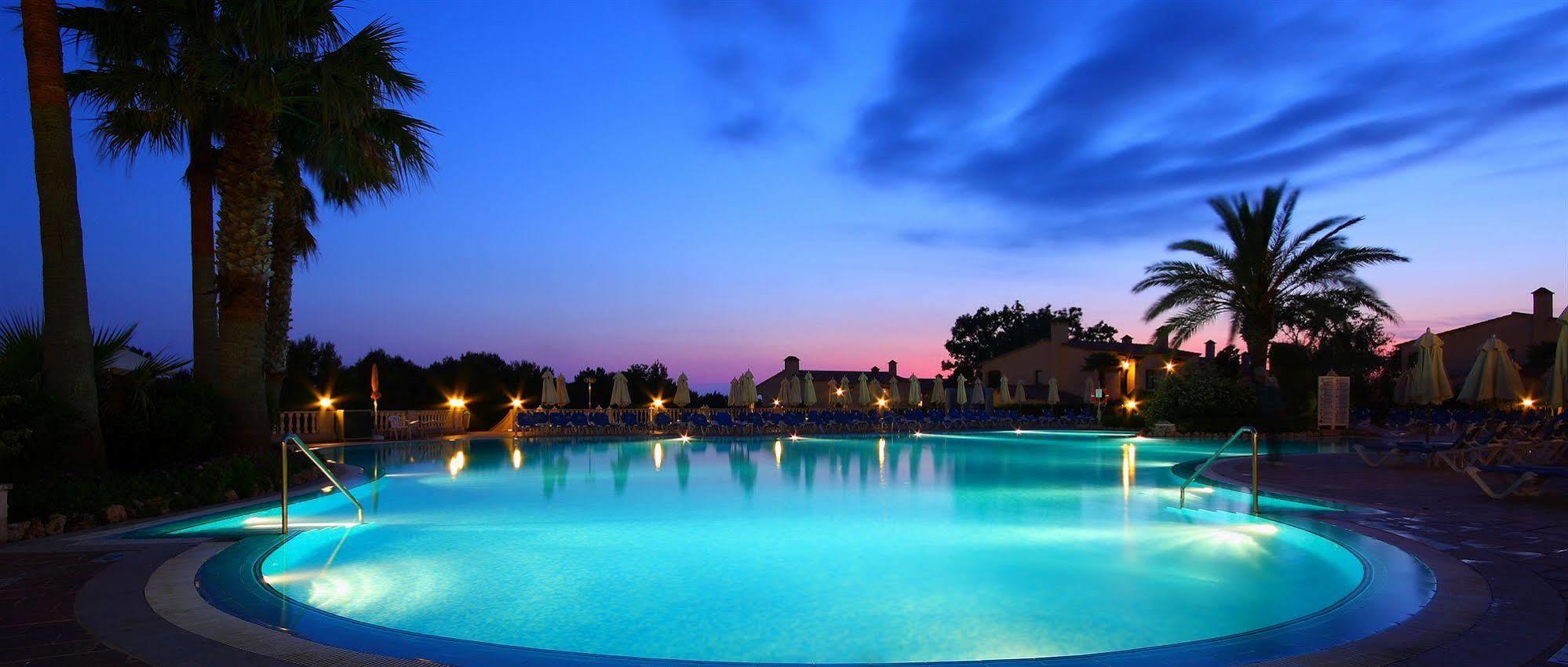 Son Bou Apartments *