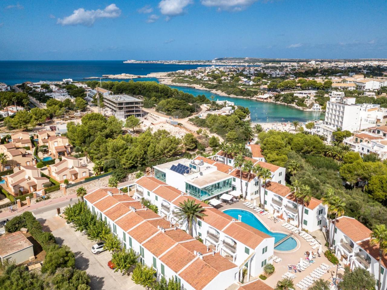 Cales De Ponent Aparthotel