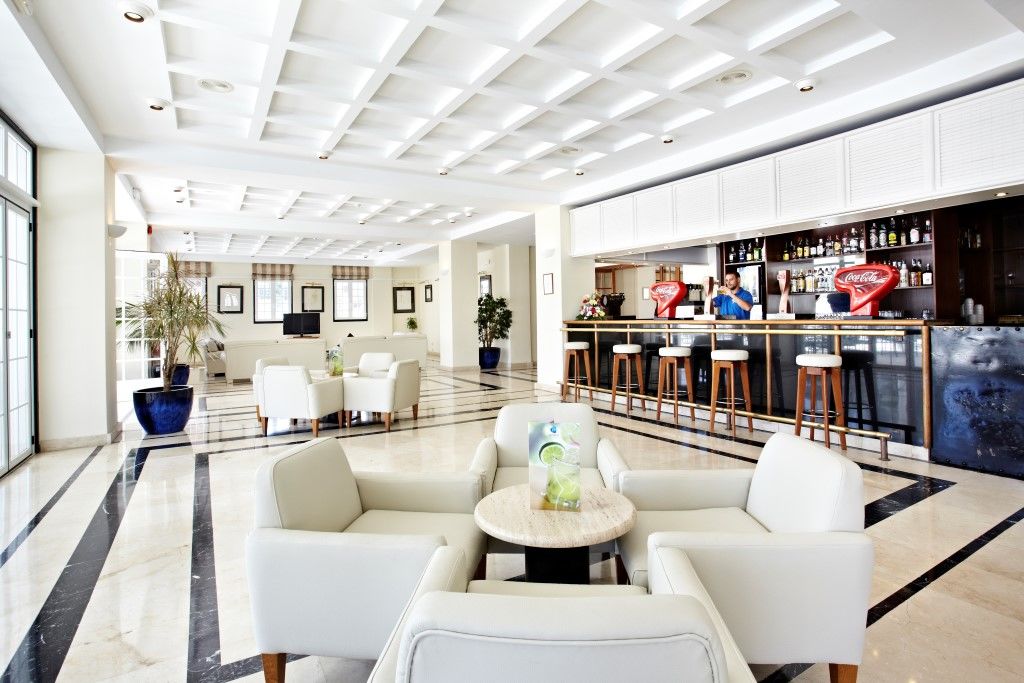 Grupotel Club Menorca Aparthotel Son Xoriguer