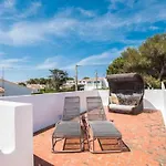 VILLA JARAMA Elegante chalet moderno cerca de la playa