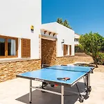 Ibiza 4 bedroom villa, Cala\'n Blanes