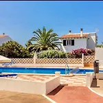 Bonito apartamento con terraza, jardín y piscina