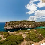 Es Macar, Warm Pool