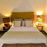 Didi House - Charming In Downtown Mahon
