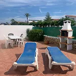 Gran Casa Con Bonito Jardin