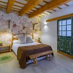 Calma Hotel