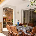 Villa Las Mariposas by Villa Plus
