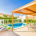 Villa Melody