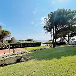 Casa Del Mar