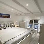 Luxury Oceanfront Villa In An Idyllic Location No1
