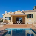 Villa Laurinda - Near The Beach