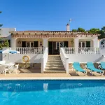 Grosse Familienvilla Mit Viel Platz