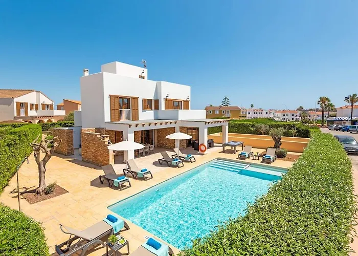 Ibiza 4 bedroom villa, Cala\'n Blanes