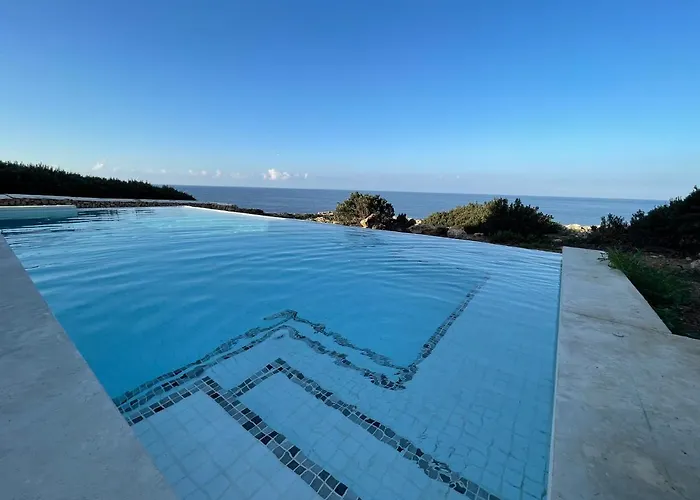 Binisamar Infinity Pool Over The Sea