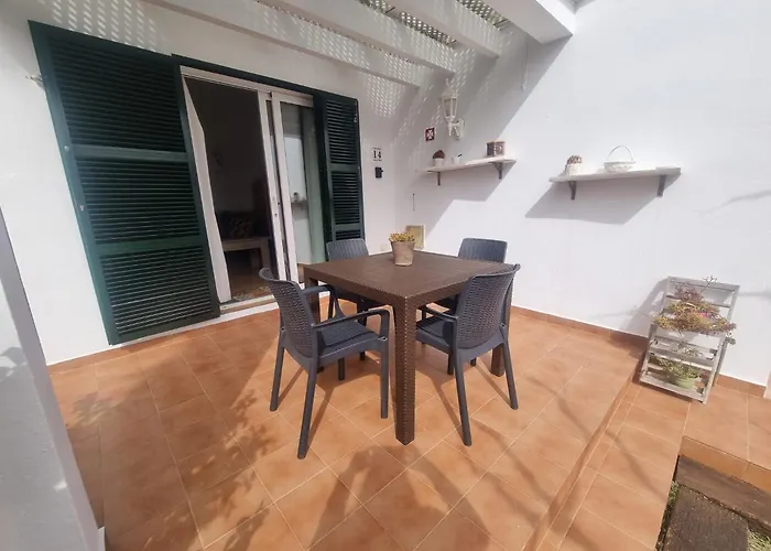 Fantastico Apartamento Con Jardin Privado Y Piscina Para 4 Personas En Cap D\'Artrutx En Ciutadella De Menorca