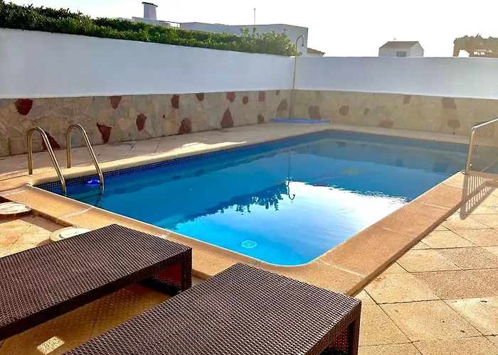 Chalets Con Piscinas Privadas Junto Al Mar