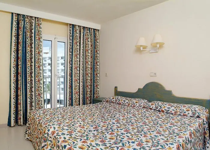 Apartamentos Cala Blanca