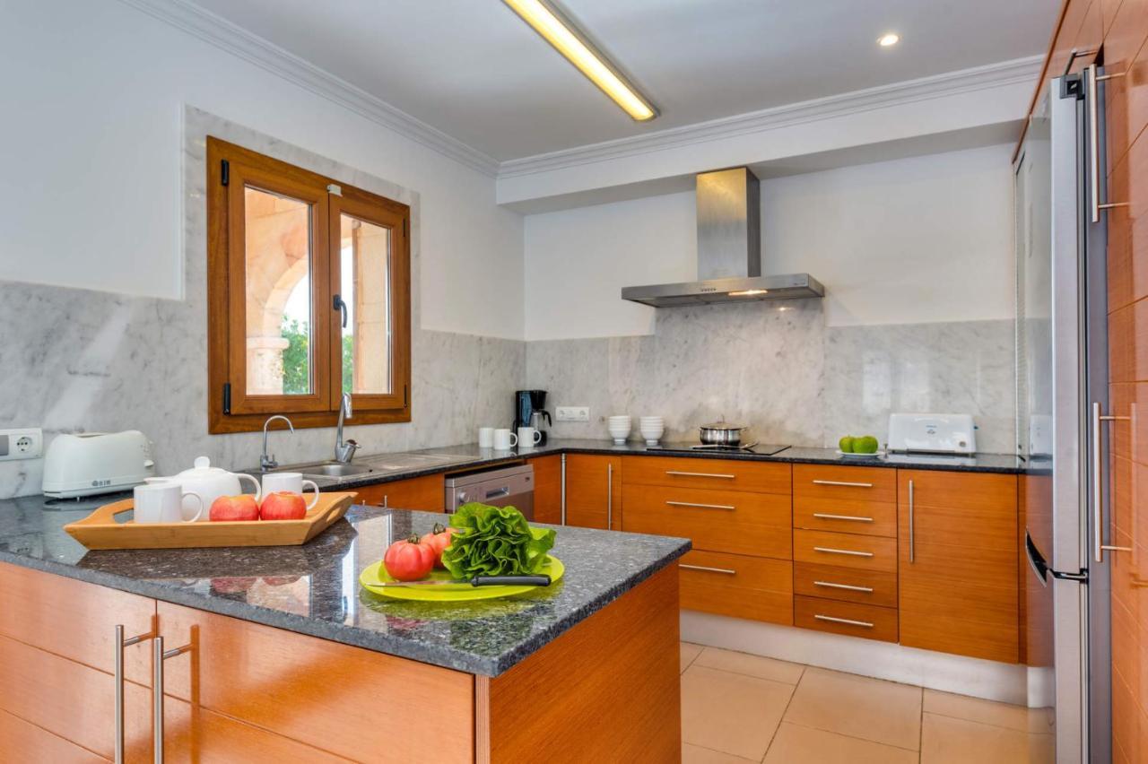 Villa Candela 4 Bedroom Villa, Cala'n Forcat *