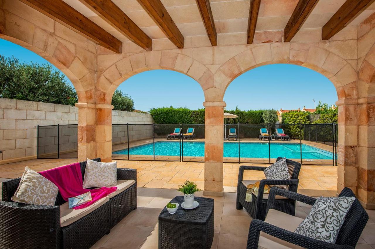 Villa Candela 4 Bedroom Villa, Cala'n Forcat