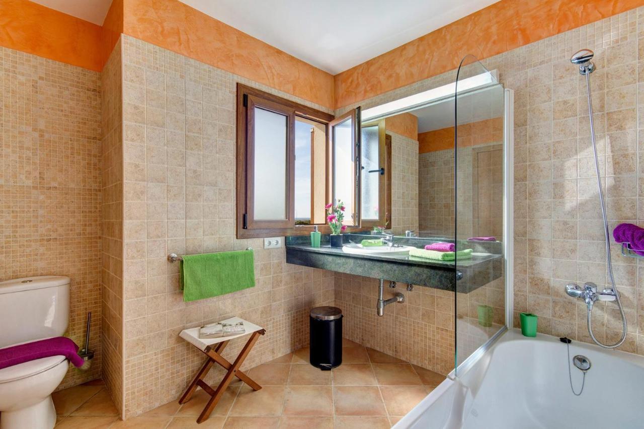 Ibiza 4 Bedroom Villa, Cala'n Blanes *