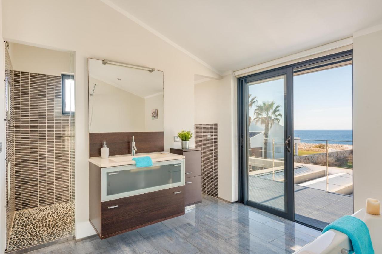 Sea View Villa *