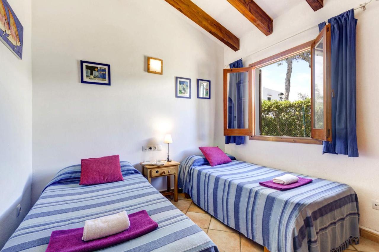 Gerard Villa, Cala Blanca Villa *