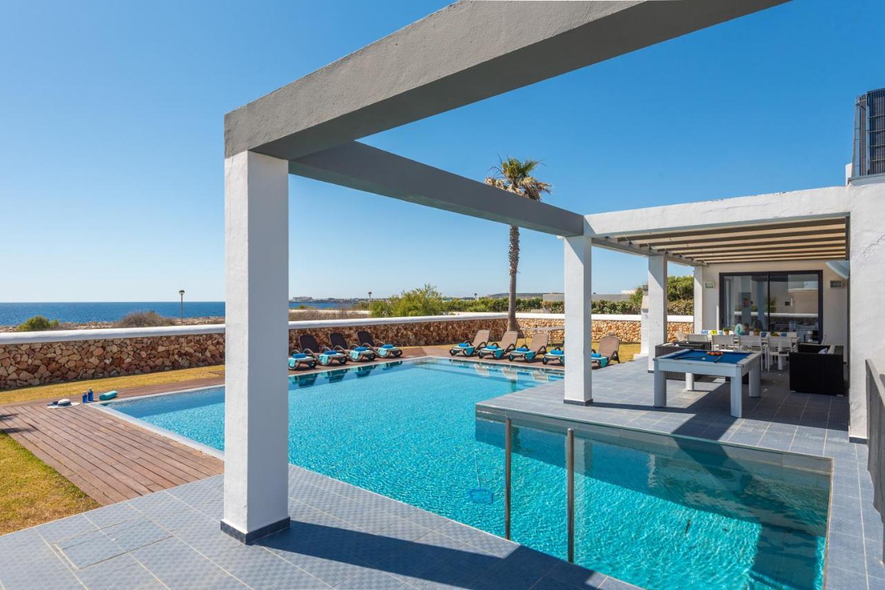 Sea View Villa *