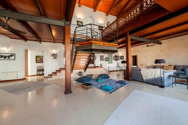 Splendid Former Chapel With Pool & Jacuzzi *