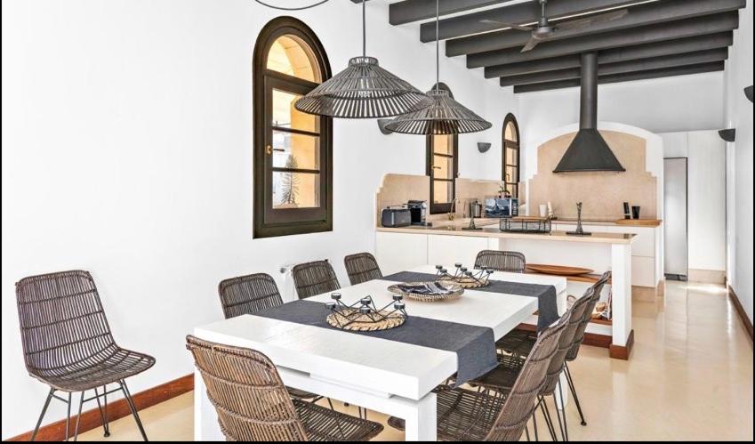 Splendid Former Chapel With Pool & Jacuzzi