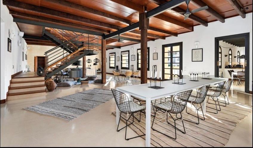 Villa Splendid Former Chapel With Pool & Jacuzzi