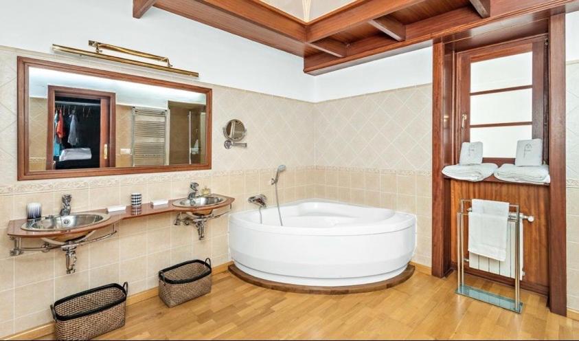 Splendid Former Chapel With Pool & Jacuzzi * Es Castell (Menorca)