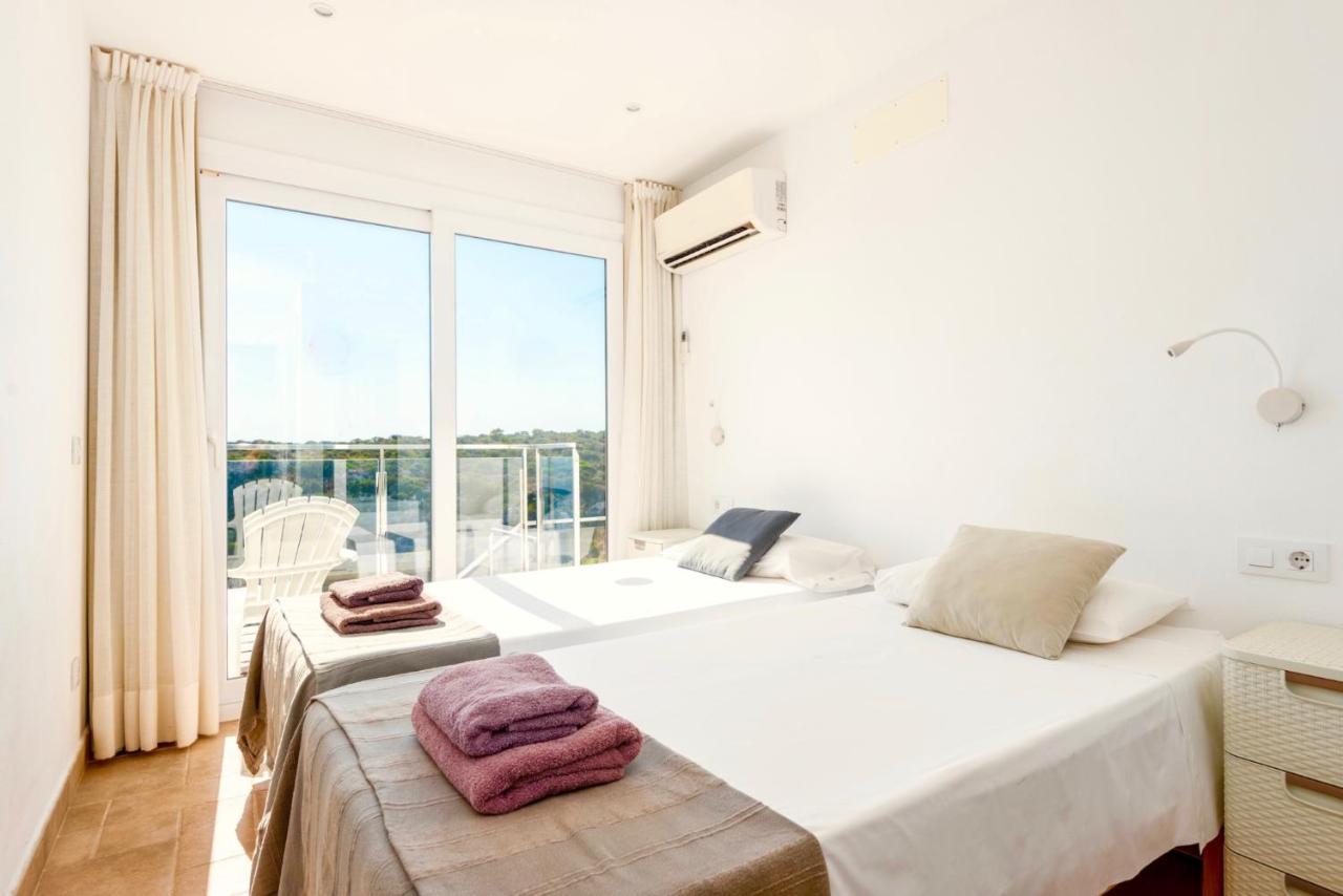 Seafront Bellavista With Heated Pool By Dadovillas Villa *