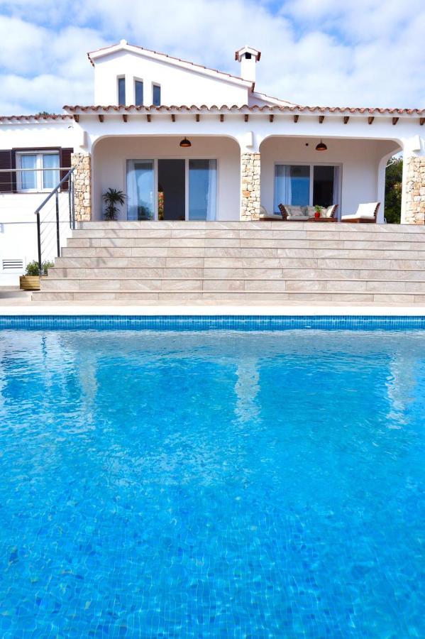Ona Villa *