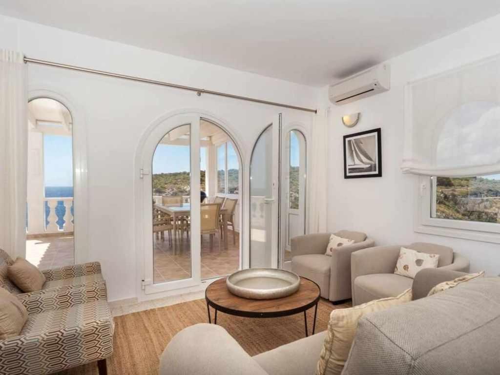 Villa Es Macar Vistas Unicas Al Mar Junto A La Playa Piscina Climatizada