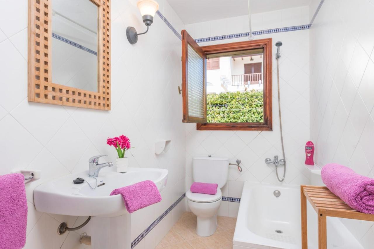 Villa Nuriana 4 Bedroom Villa, Calan Blanes *