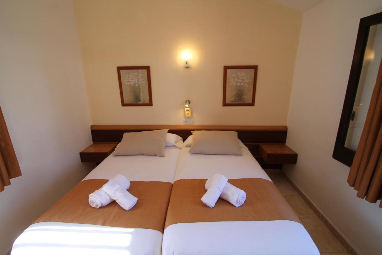 Talayot Aparthotel Cala'N Blanes (Menorca)