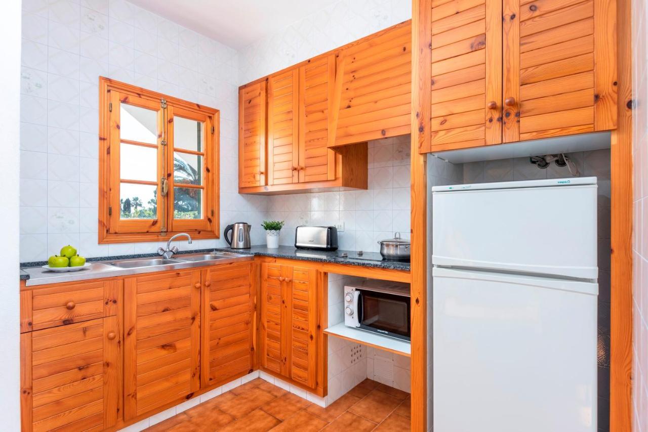 Brisa Mar 1, 2 Bedroom Apartment, Cala'n Bosch Apartamento *