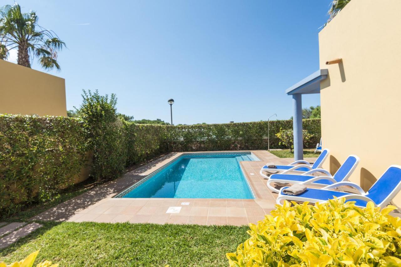 Amarillas Cala Blanca (Menorca)