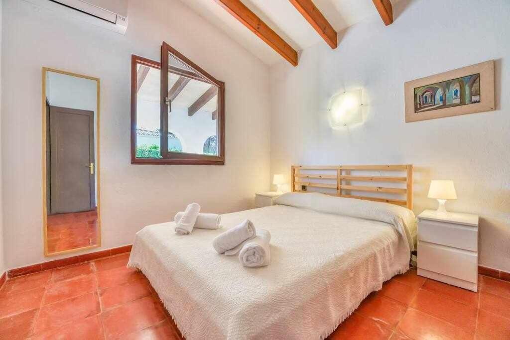 Villa Aure Villa con piscina y aire acondicionado cerca de la playa * Cala'N Bosch (Menorca)