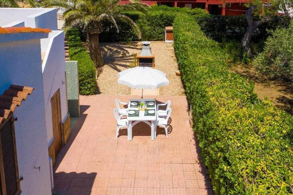 Villa Villa Aure Villa con piscina y aire acondicionado cerca de la playa Cala'N Bosch (Menorca)