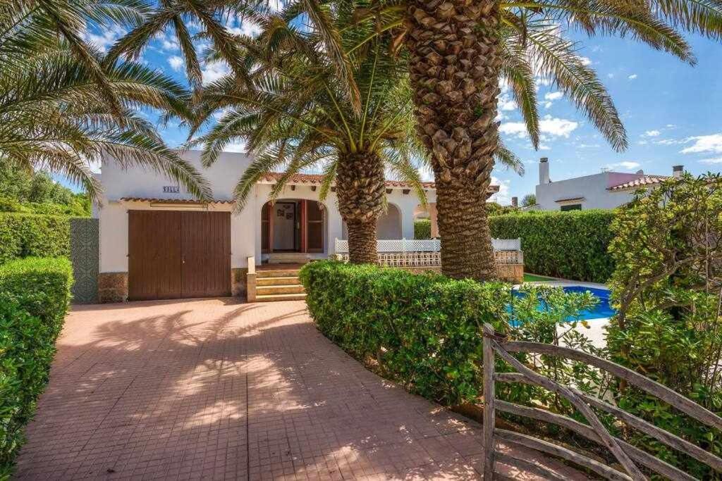 Villa Villa Aure Villa con piscina y aire acondicionado cerca de la playa Cala'N Bosch (Menorca)
