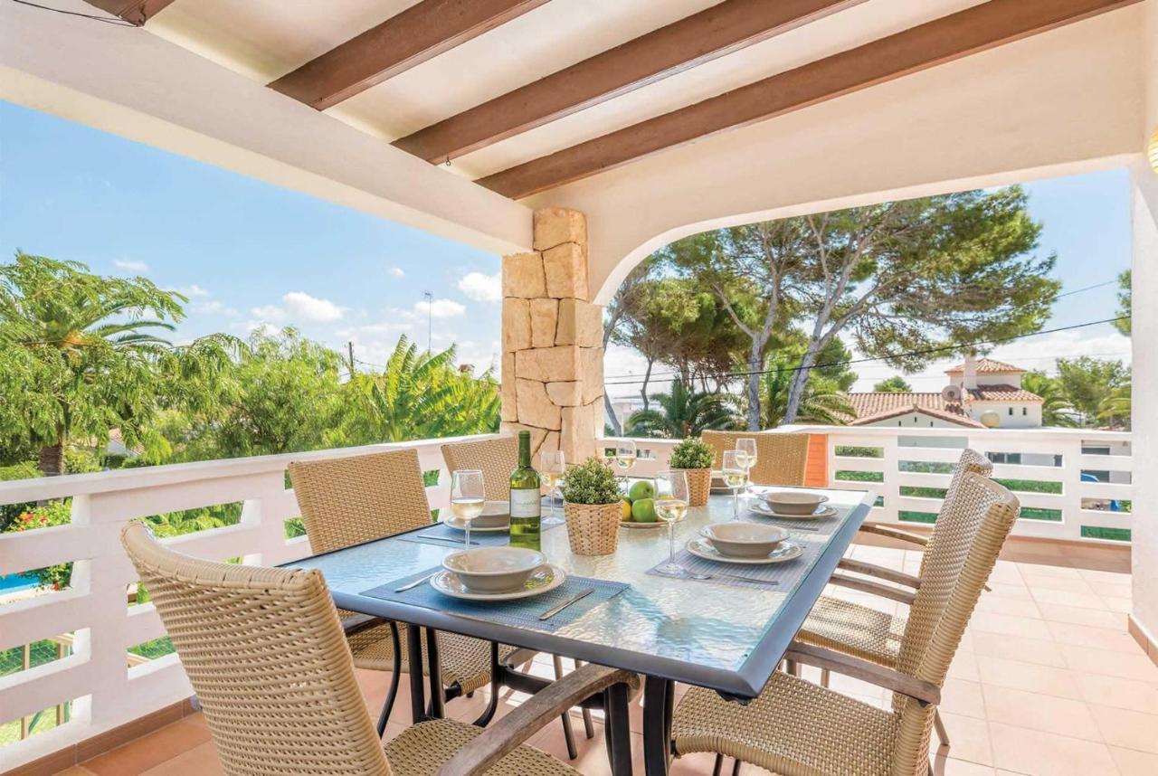 Cati Villa *