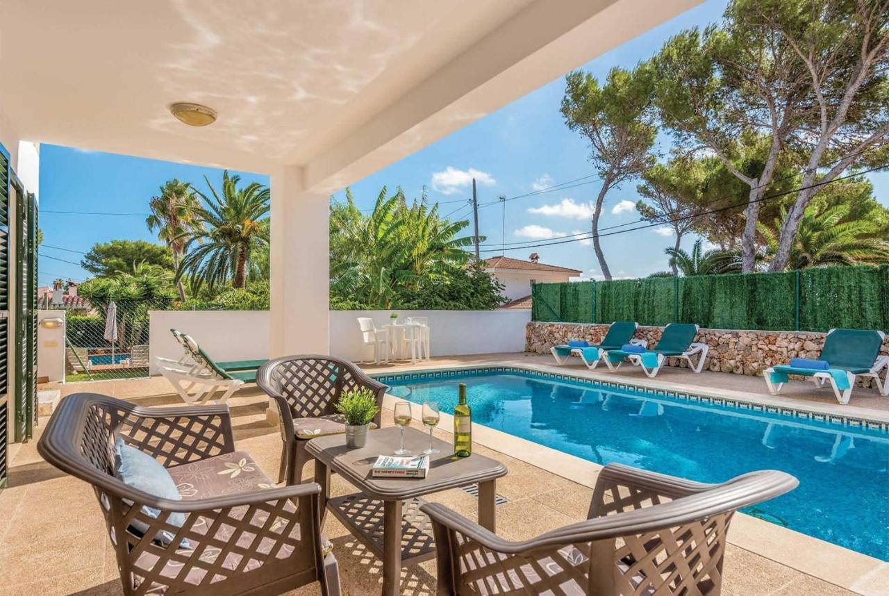 Cati Villa *