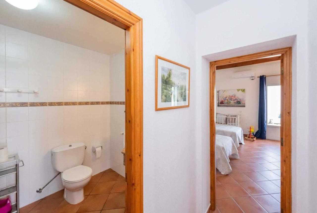 Llucasaldent Menor Villa *